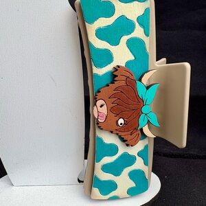 Chic Cow Hair Clip - Turquoise and Beige